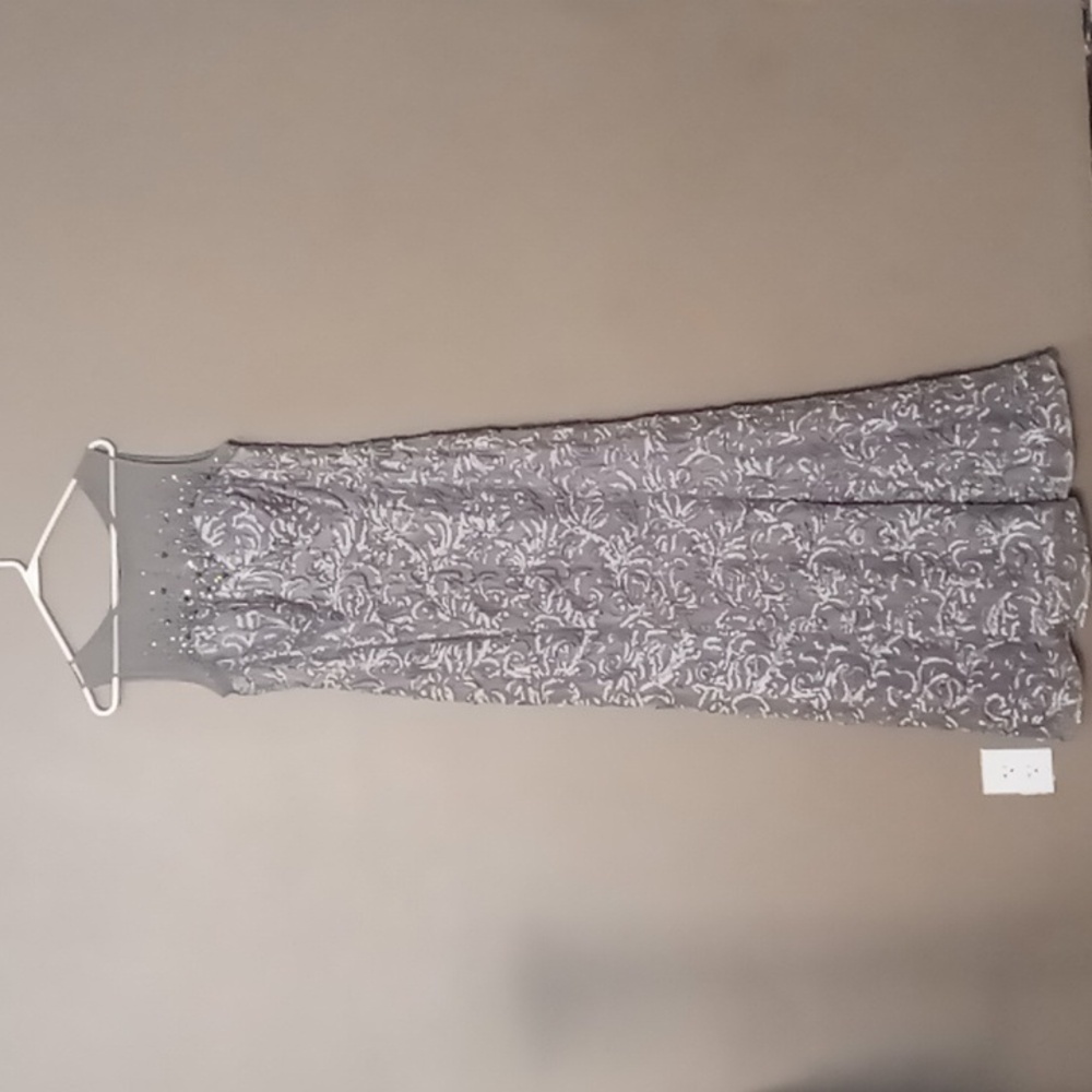 Ignite Evenings New York Grey Evening Gown w Embellishments and Texture Size 12